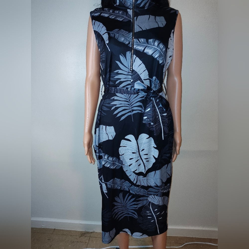 Elegant Black and Gray Sleeveless Dress - Picture 3 of 3